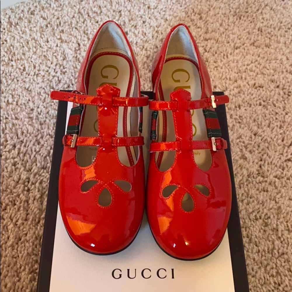 EUC Red Patent Girls Gucci Shoes Size 32 - US 2